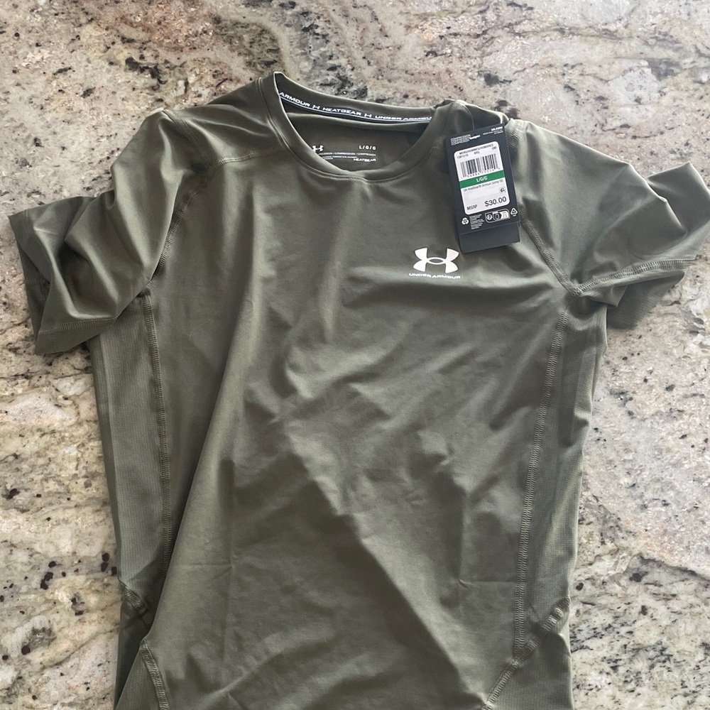 Under Armour Men's compression tshirt NWT